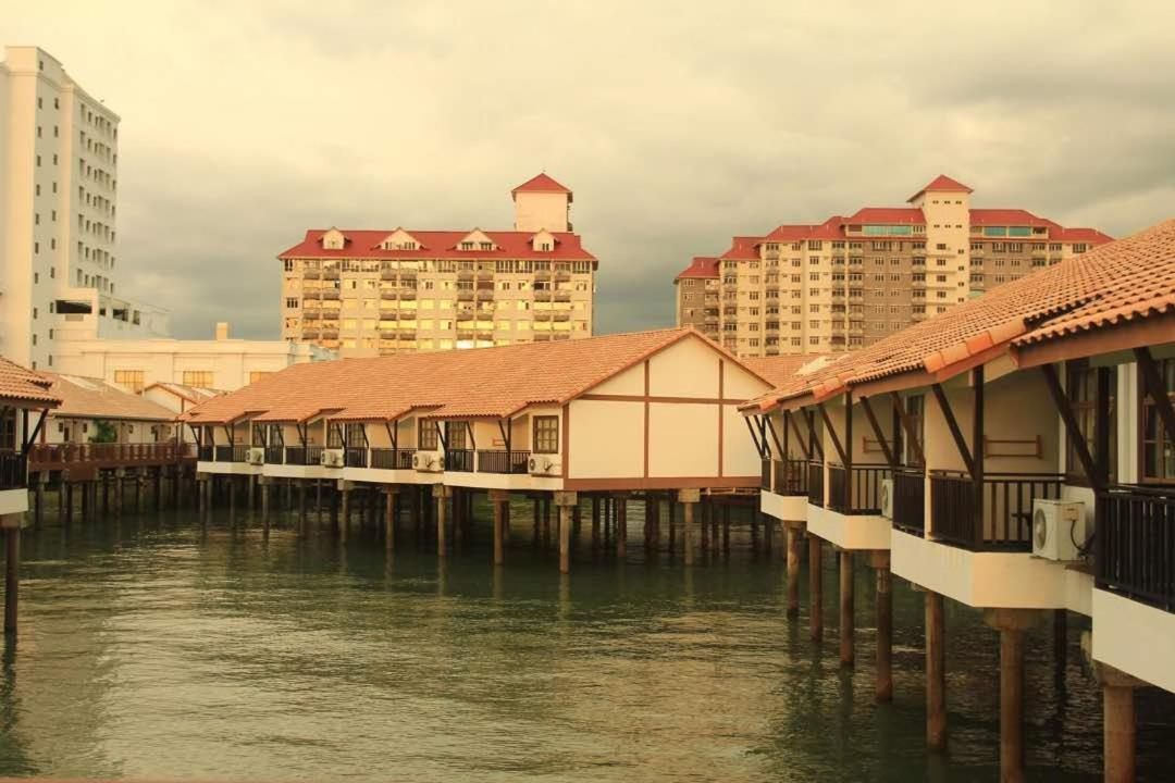 K. E. Private Water Chalet, Port Dickson Hotel Exterior photo